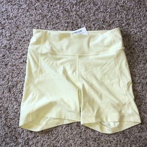 outdoor voices warmup short !